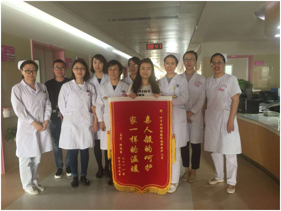 優(yōu)質(zhì)服務(wù)獲真情，贈(zèng)送錦旗表感謝